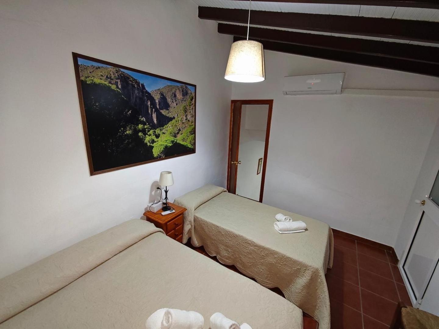 Apartamentos Rurales Entrecaminos 아르달레스 외부 사진